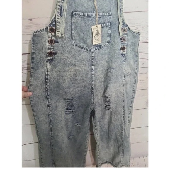 NWT Easel Denim Distressed Bib Overalls Wide Leg sz M - Picture 3 of 7